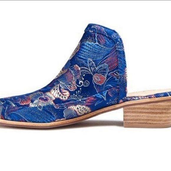 Very rare!  LuLaRoe slip on mules size 9B. - Picture 7 of 7